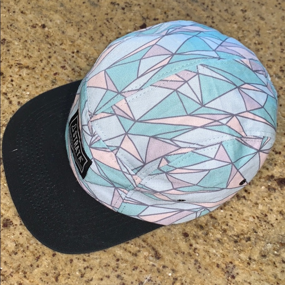 Strata 5 panel geometric abstract hat